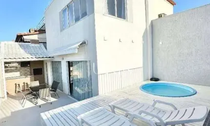 EXCELENTE COBERTURA TRIPLEX REFORMADA 4 QUARTOS 2 SUÍTES 2 VAGAS PISCINA E CHURRASQUEIRA NO MIOLO DE ICARAÍ!!
