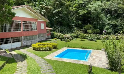Casa para Venda em Nova Friburgo, Mury, 3 dormitórios, 1 suíte, 3 banheiros, 6 vagas