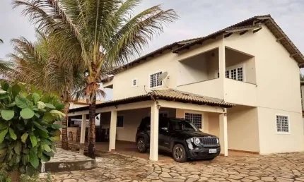 Locação de Casa grande com piscina em Arniqueiras - Aguardando Desocupação