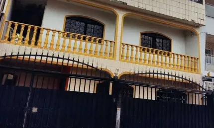 Sobrado para venda com 200 metros quadrados com 3 quartos em Guará I