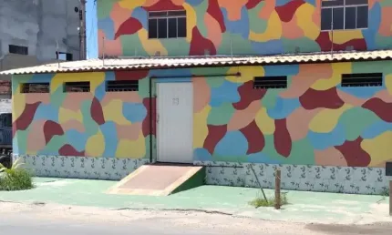 CASA COMERCIAL VENDA/ALUGUEL EM LAURO DE FREITAS, FRENTE A AVENIDA MOVIMENTADA