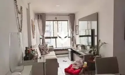 Apartamento andar alto em Casa forte com 02 quartos (1 suíte)