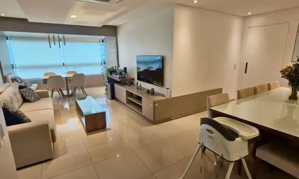 Vendo apartamento 3 quartos em Boa Viagem próximo ao mar.