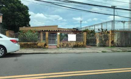 Casa com 4 quartos a venda no bairro Adrianópolis, Manaus