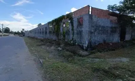 Vendo prédio 12 Salas Inacabada / Estudo propostas em Dinheiro
