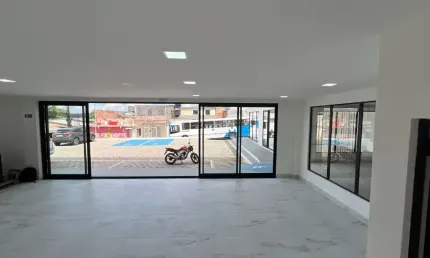 Ponto comercial com 1 sala à venda na Rua Alvinópolis, 50, Flores, Manaus