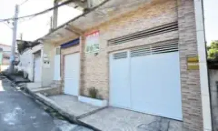 Alugo casa com 3 quartos no São José com Garagem coberta