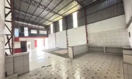 Alugo galpão ao lado sumaúma shopping/ não cobramos caução