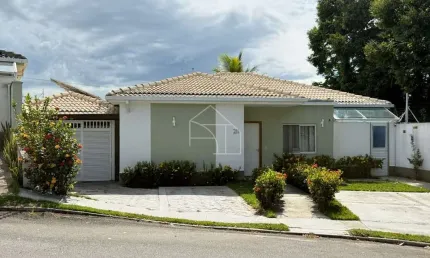 Raridade: Casa Linear no Itatiaia Aldeia Parque em Colina de Laranjeiras
