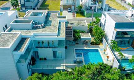 Luxuosa Casa à Venda no Condomínio Boulevard Lagoa - Porteira Fechada