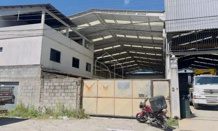 Barracão / Galpão / Depósito com 1 sala para alugar na Rua Curitiba, Alterosas, Serra