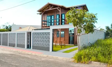 Casa em Praia Grande com 4 dormitórios e 139 m² - Praia Grande - Fundão/ES