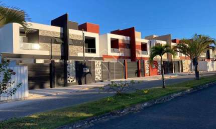 Casa com 3 dormitórios, 161 m² - Manguinhos - Serra/ES