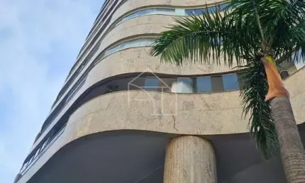 Apartamento de 4 quartos com 2 suites na Praia da Costa
