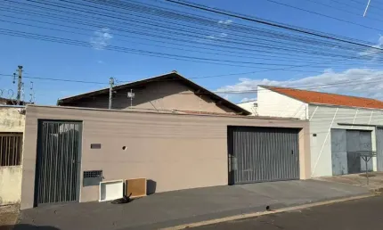 Casa à venda, 3 quartos, 1 suíte, 2 vagas, Conjunto José Vallim de Melo - UBERABA/MG