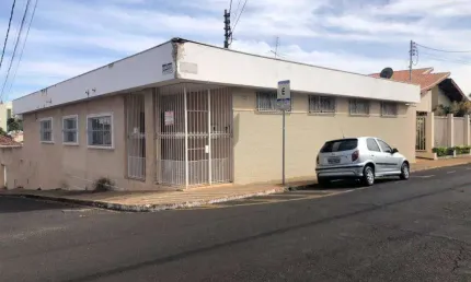Casa à venda, 5 quartos, 2 suítes, 5 vagas, Nossa Senhora da Abadia - UBERABA/MG