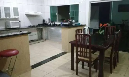 Casa à venda, 5 quartos, 1 suíte, JARDIM DO LAGO - UBERABA/MG