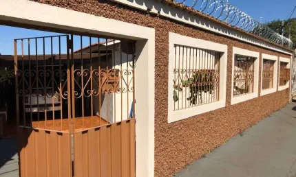 Casa à venda, 3 quartos, 5 vagas, Conjunto Costa Telles II - UBERABA/MG