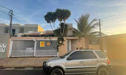 CASA COMERCIAL, DISPONÍVEL PARA LOCAÇÃO NO BAIRRO OLINDA.