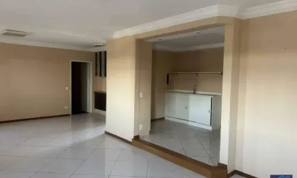 Vende-se ótimo apartamento com excelente localização!
