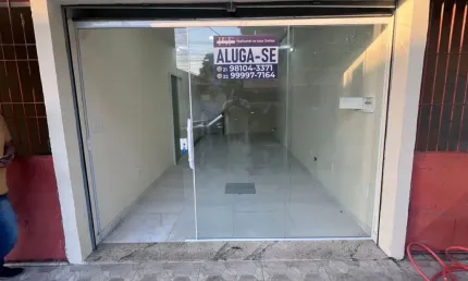 Loja novinha, com excelente ponto na Santa Catarina
