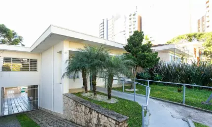 Casa à venda na rua professora ephigênia do rego barros, 50, mercês, curitiba, 373 m2 por r$ 2.200.000