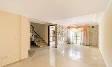 Casa com 4 quartos à venda na Rua Doutor Bronislau Ostoja Roguski, 704, Uberaba, Curitiba, 199 m2 por R$ 850.000