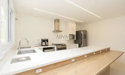 Casa com 3 quartos à venda na Rua Francisco dos Santos Lima, 24, Santo Inácio, Curitiba, 179 m2 por R$ 1.600.000