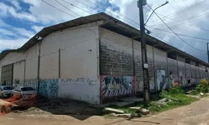 Galpão  para venda possui 3500 metros quadrados em Ibura - Recife - PE