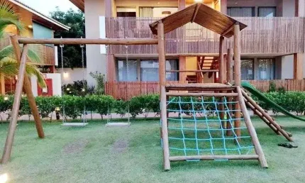 Apartamento para venda possui 65 metros quadrados com 2 suítes, porteira fechada em itacimirim