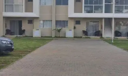 Excelente apartamento 3/4 com suíte e armarios em buraquinho