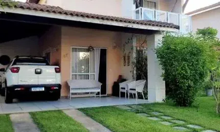 EXCELENTE CASA 4 SUÍTES , DEPENDÊNCIA , 4 VAGAS DE GARAGEM EM CONDOMINÍNIO FECHADO EM ABRANTES