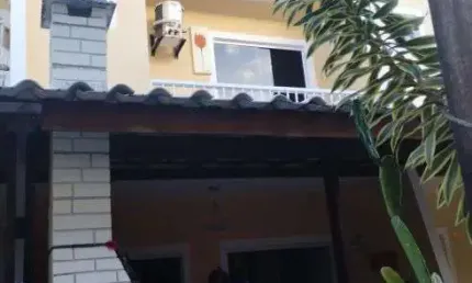 Sobrado para venda tem 100 metros quadrados com 2 quartos em Ipitanga - Lauro de Freitas - BA