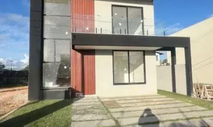 Sobrado para venda possui 162 metros quadrados com 4 quartos