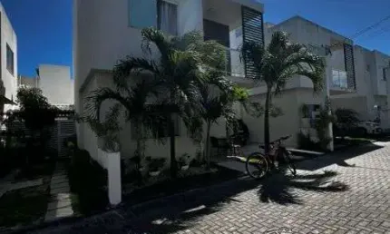 Sobrado para venda possui 200 metros quadrados com 4 quartos em Vila Praiana - Lauro de Freitas - BA