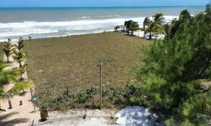 Terreno frente mar para venda possui 750 metros quadrados em Sauípe - Entre Rios - BA