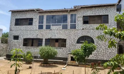 Casa para aluguel com 300 metros quadrados com 4 quartos em Centro - Lauro de Freitas - BA