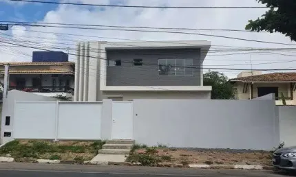 Casa térrea com 205 metros m2, sendo 3 quartos e 03 suite