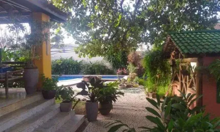Casa residencial/comercial, 695m2, sendo 350m2 de área comercial a venda por rs 1.600.000