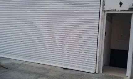 Ponto comercial/Loja/Box para aluguel possui 300 metros quadrados em Centro - Lauro de Freitas - BA