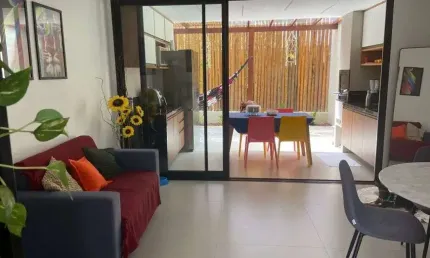 Apto possui 93 m2 com 2 quartos , cozinha goumet e Garden