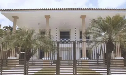 Casa para Venda em Lauro de Freitas, Vilas do Atlântico, 4 dormitórios, 4 suítes, 5 banheiros, 4 vag