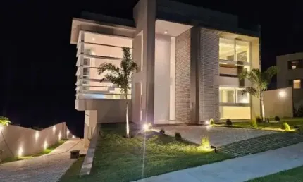 Imóvel para venda tem 480 metros quadrados com 7 quartos