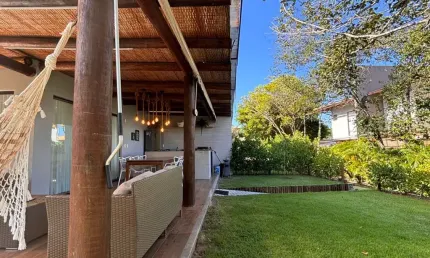 Casa em condomínio fechado com 3 quartos à venda na Rodovia BA-099, 8, Praia do Forte, Mata de São João