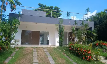 O sobrado está localizado no bairro alphaville (abrantes) possui 256 metros quadrados com 4 quartos sendo 4 suites e 5 banheiros