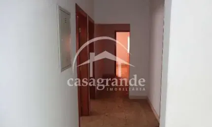 Casa comercial com 1 sala para alugar no Centro, Uberlândia  por R$ 5.500