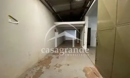 Prédio com 9 salas para alugar no Daniel Fonseca, Uberlândia  por R$ 29.500