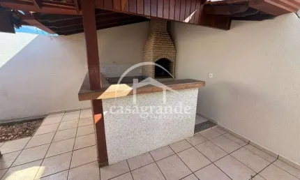 Casa com 3 quartos para alugar no Vigilato Pereira, Uberlândia  por R$ 4.500