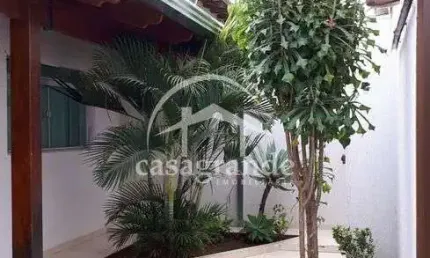 Casa com 3 quartos para alugar na rua das primaveras, 1, cidade jardim, uberlândia por r$ 3.900