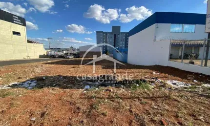 Terreno comercial para alugar na Nossa Senhora das Graças, Uberlândia  por R$ 4.000
